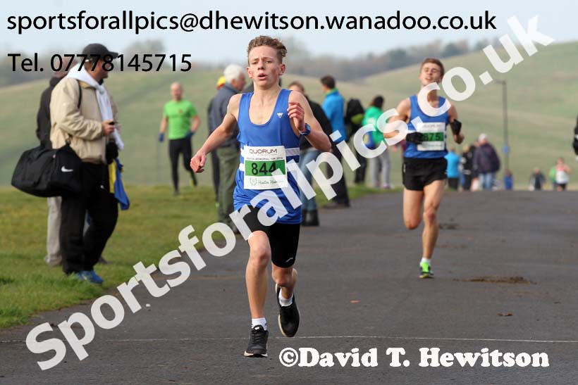 Under-17s and under-20s Heaton Harriers Memorial Road Race. Photo: David T. Hewitson/Sports for All Pics